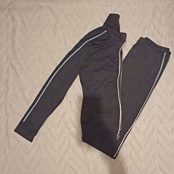 ATHLETIC WORKOUT SET - Picture 2 of 2